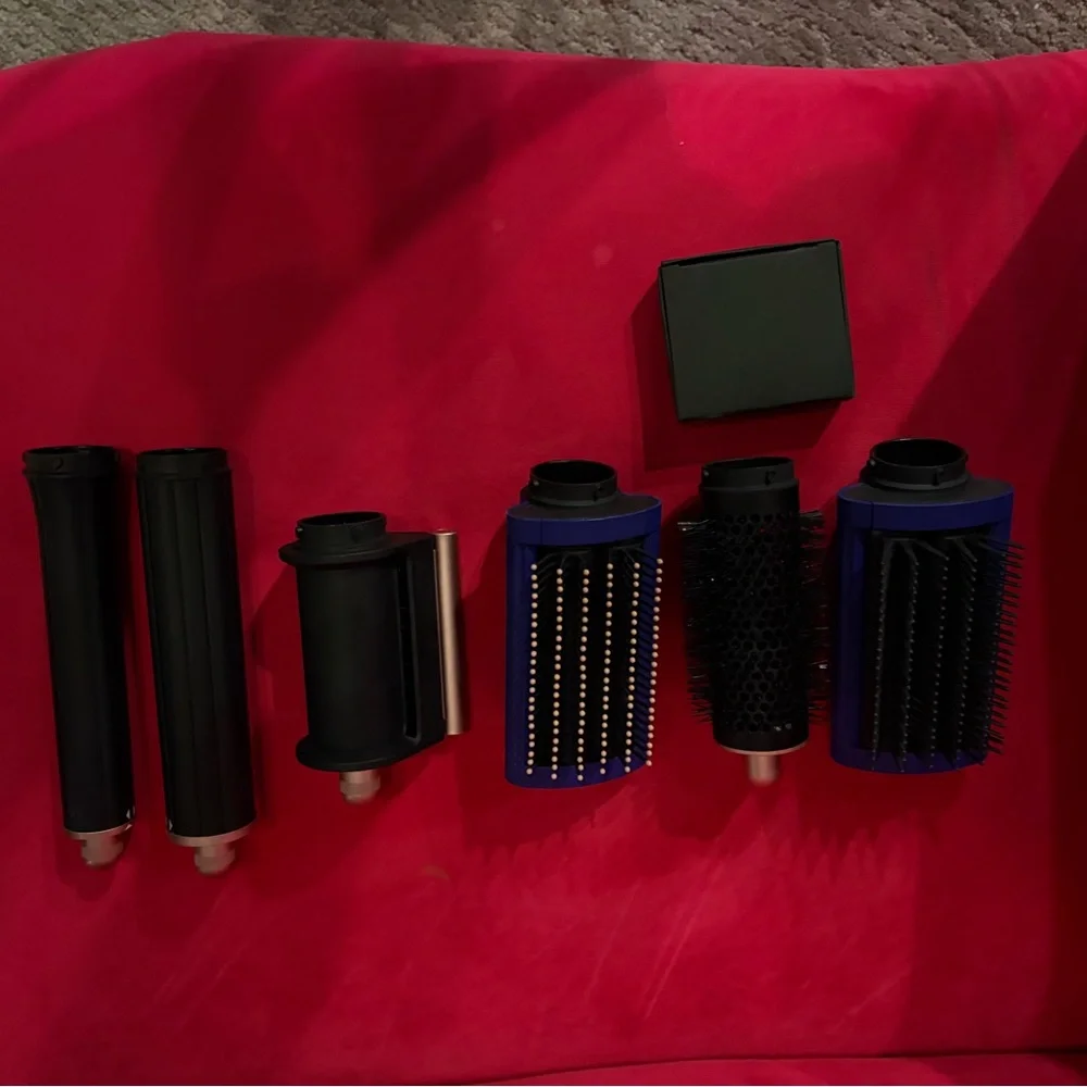 Dyson Navy air wrap dryer. - Picture 7 of 7